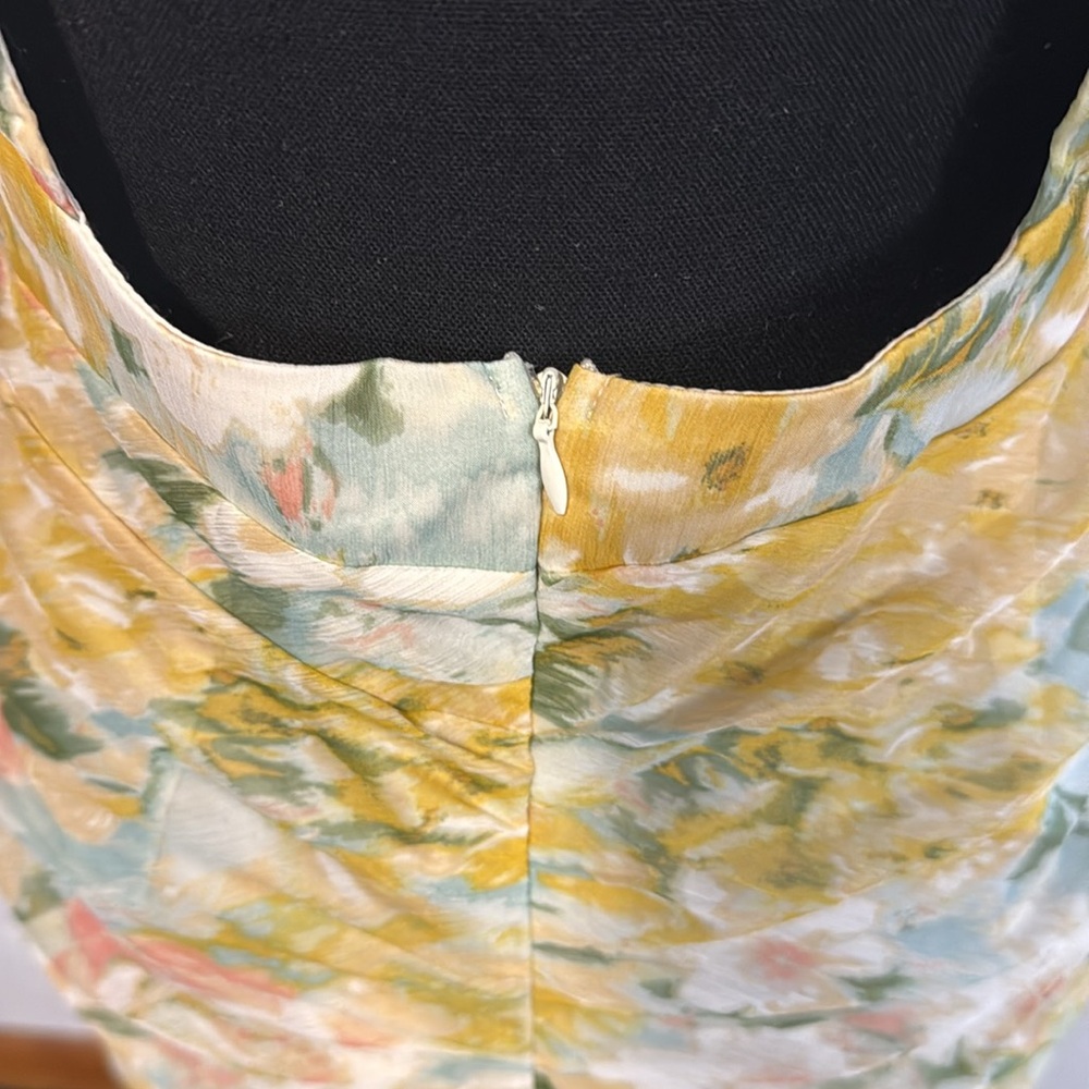 Floral V-Neck Ruched Dress - Picture 5 of 8